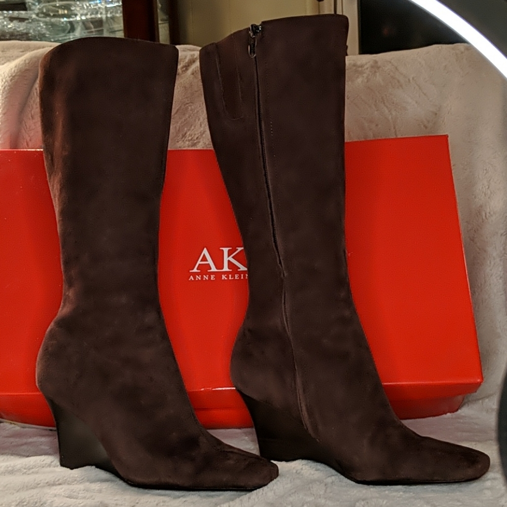 👠 Vintage Anne Klein Suede Boots